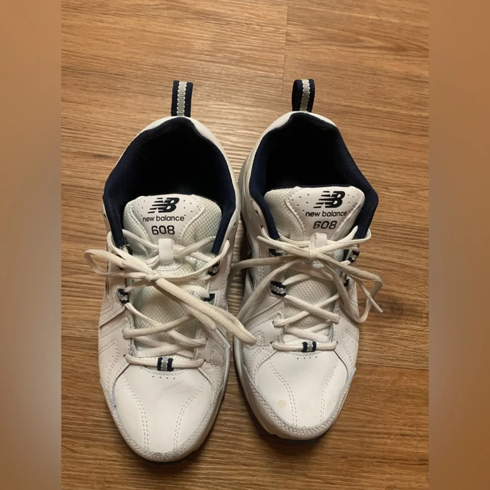 EUC Men’s 8 2E Athletic shoes - Picture 1 of 7
